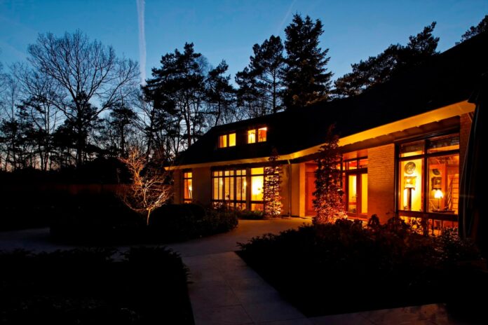LED-lights-save-thousands-of-pounds-in-electricity-bills